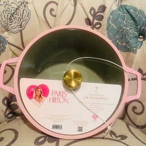 Paris Hilton 7 QT Pink Cast Aluminum Dutch Oven